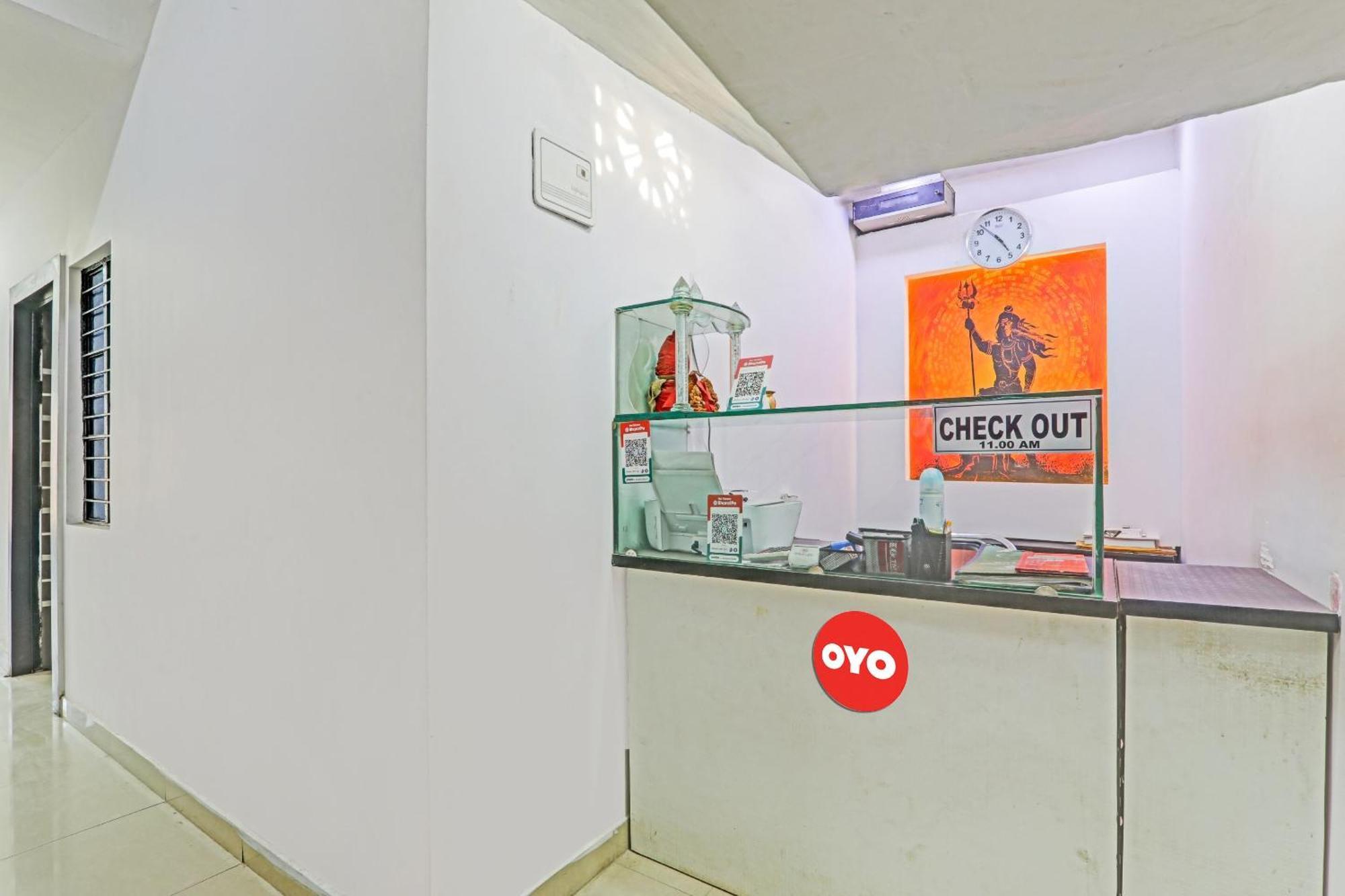 Готель Oyo Flagship 81064 Chaudhary In Горакхпур Екстер'єр фото